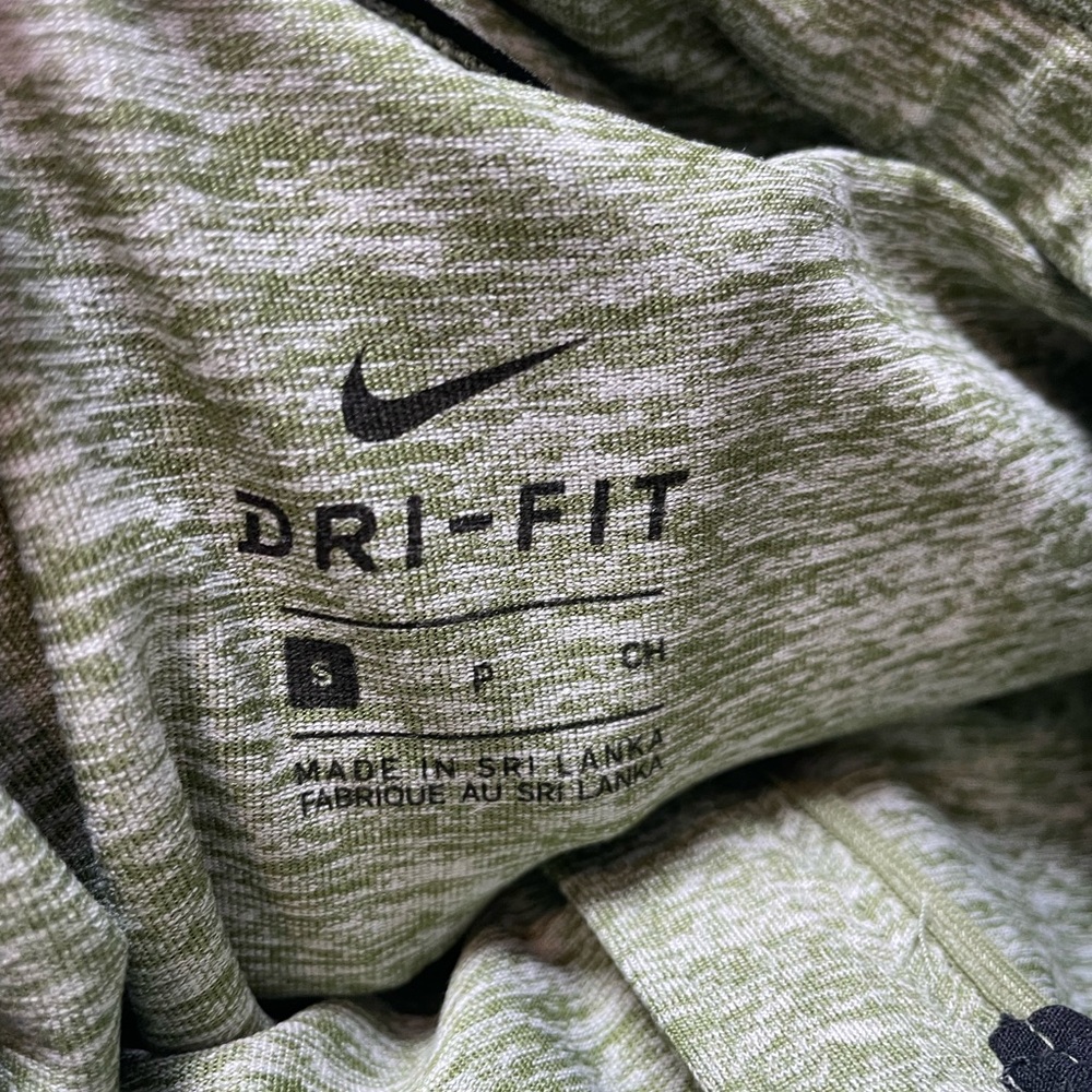 Half zip - Picture 2 of 3